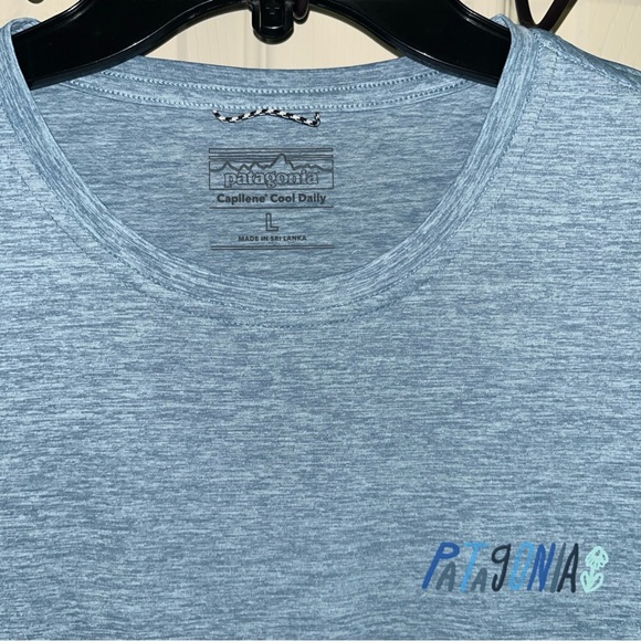 Patagonia Men's Capilene Daily Graphic T-Shirt Size Large Lt Blue Short Sleeve - Picture 3 of 4